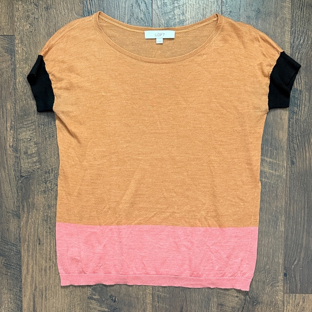 LOFT Women's Tan and Pink Short Sleeve Lightweight Sweater